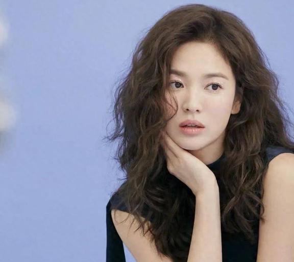 顶流女星宋慧乔:表面上光鲜亮丽,私下却受韩国财阀的无尽玩弄