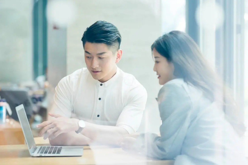 穿衣搭配|新手小白如何在职场中和他人相处