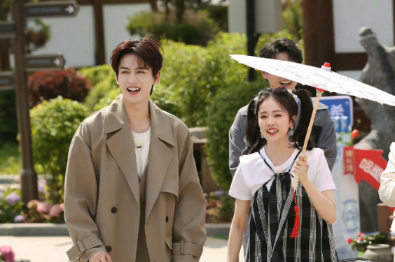 张凌赫|《奔跑吧》最新一期的预告，白鹿张凌赫合体，你们期待吗