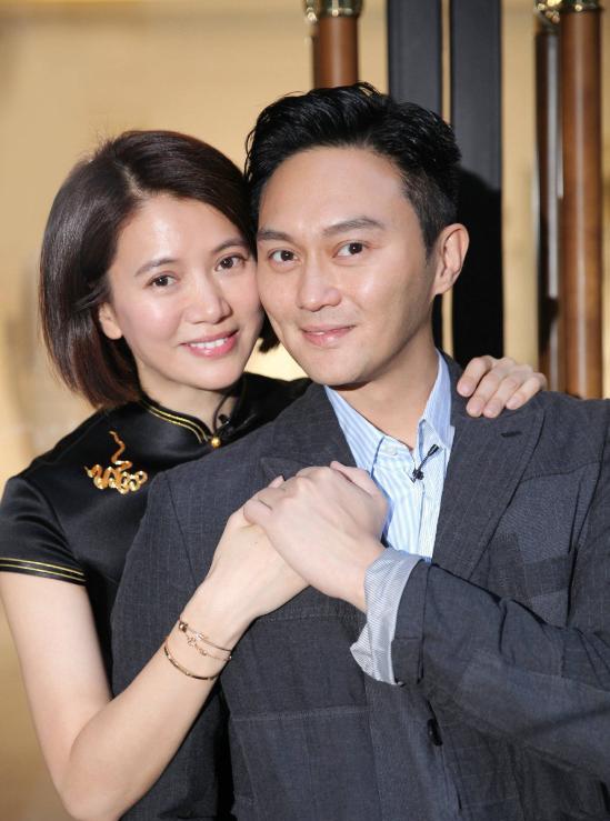 港媒曝黄日华求娶女神,郎才女貌情投意合,他爱人去世仅三年