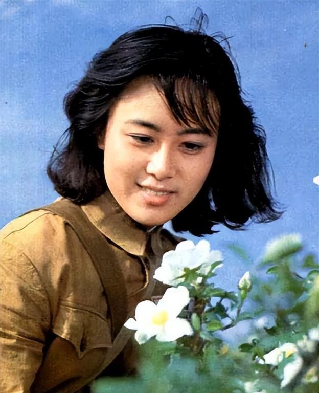 吴玉芳|《平凡之路》一件泳衣，暴露金晨身材短板，被60岁吴玉芳比下去了