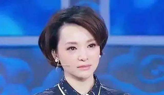 董卿|密春?被雷?限制?消高?费，董卿?抛售?宅豪?被央?开视?除