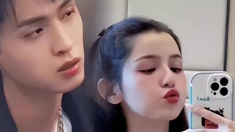 蒋依依|太好磕了，秦霄贤十指紧扣保护哈妮