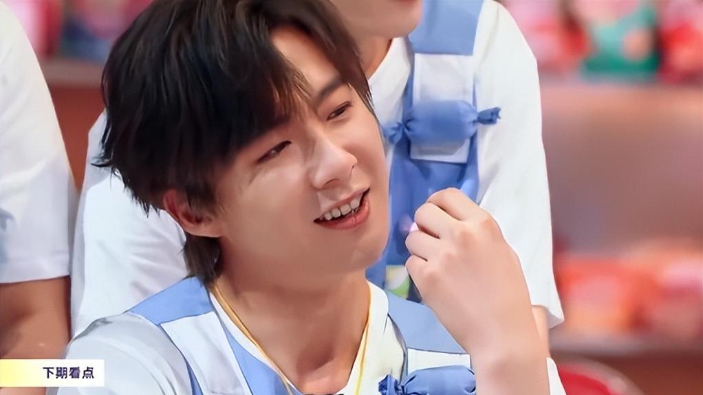 《星期六》给迪丽热巴的排面，让观众看清她的为人，何炅没说错