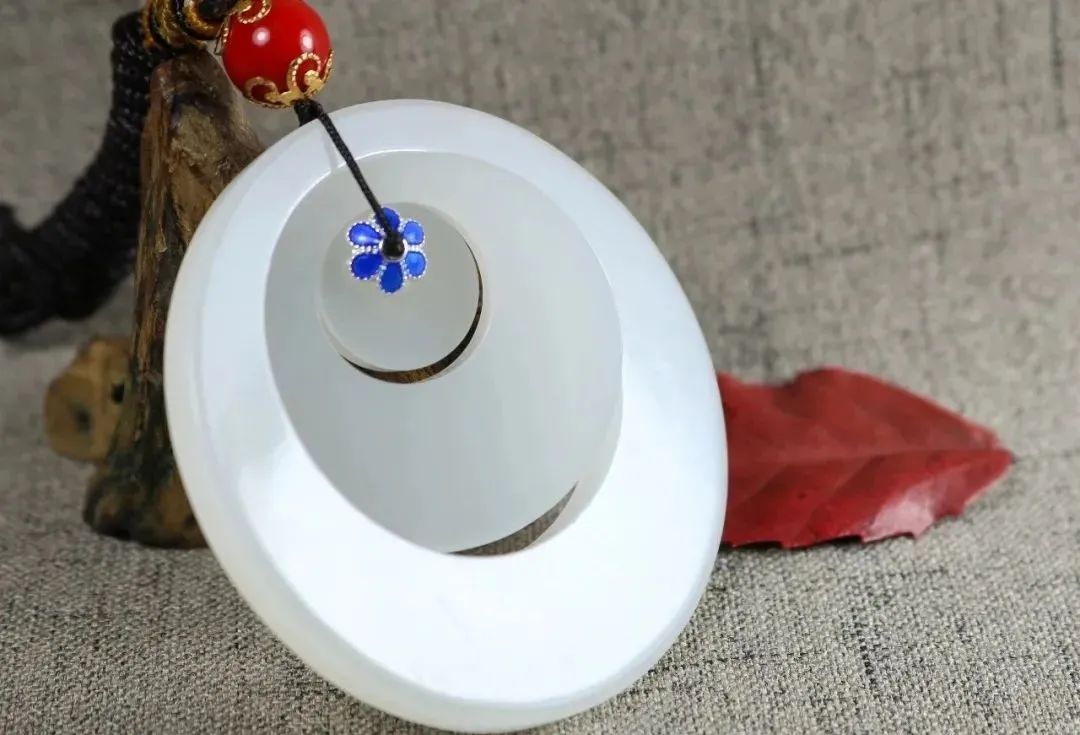 雕刻|和田玉的“水线”真的是价格杀手么?