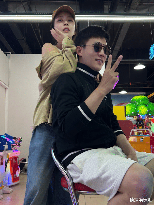 王灿晒住院照,手腕扎针惹人心疼,杜淳贴身陪伴获老婆高调示爱