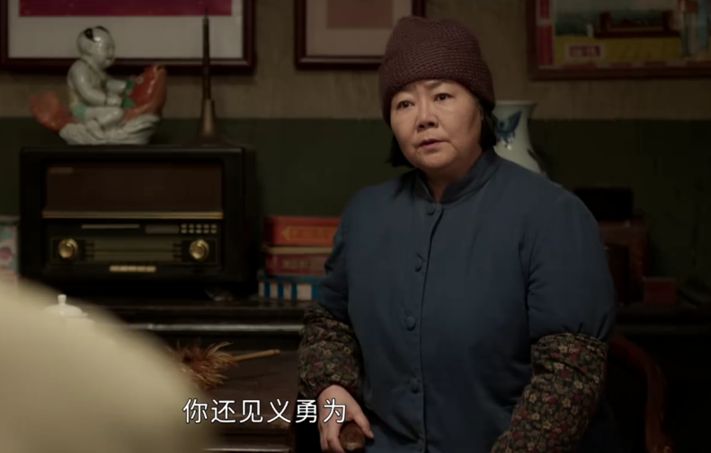 陈瑶|《情满九道弯》出圈理由:萨日娜的演技,陈瑶的脸,热依扎的衣品