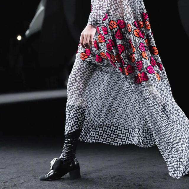 香奈儿|香奈儿巴黎秋冬大秀，山茶花元素将会成为未来主元素