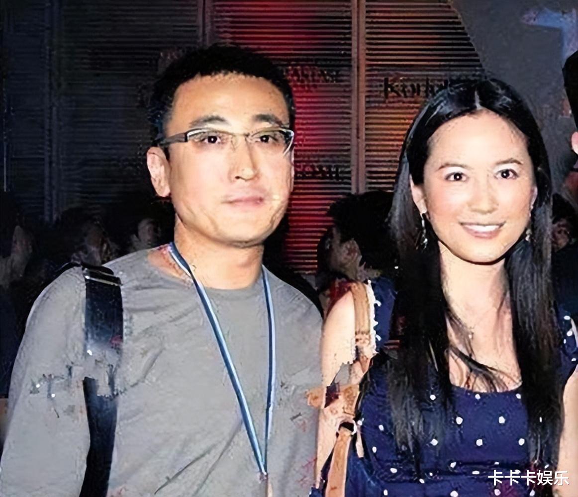 没结婚但有固定伴侣,3位中年女星很特别,生活潇洒又自在!