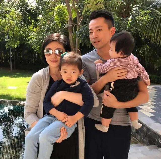 大S|邓超孙俪去学校看孩子演出,汪小菲大S不顾孩子感受互相爆料揭短