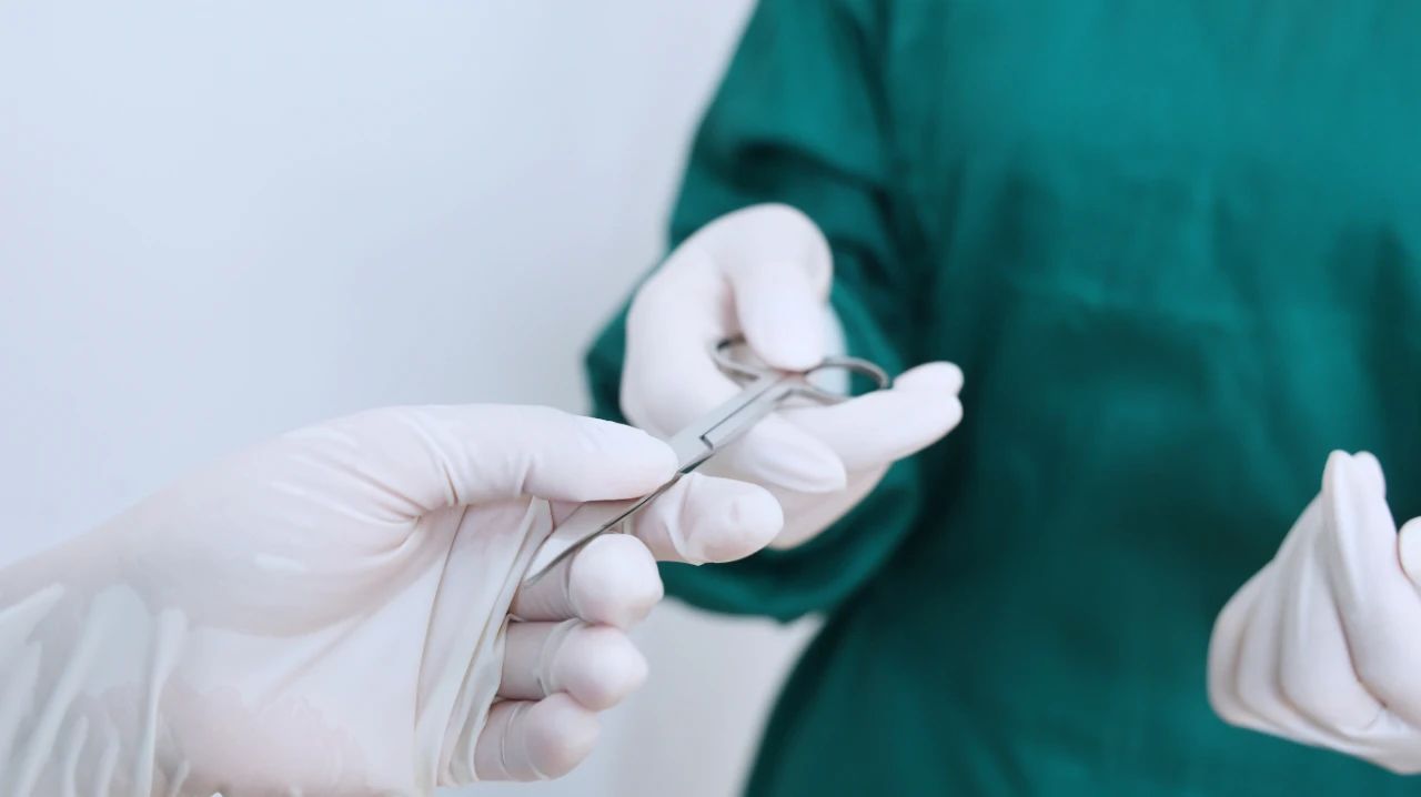 痔疮手术到底多痛?痔疮手术常见的3个问题解答,不妨了解一下