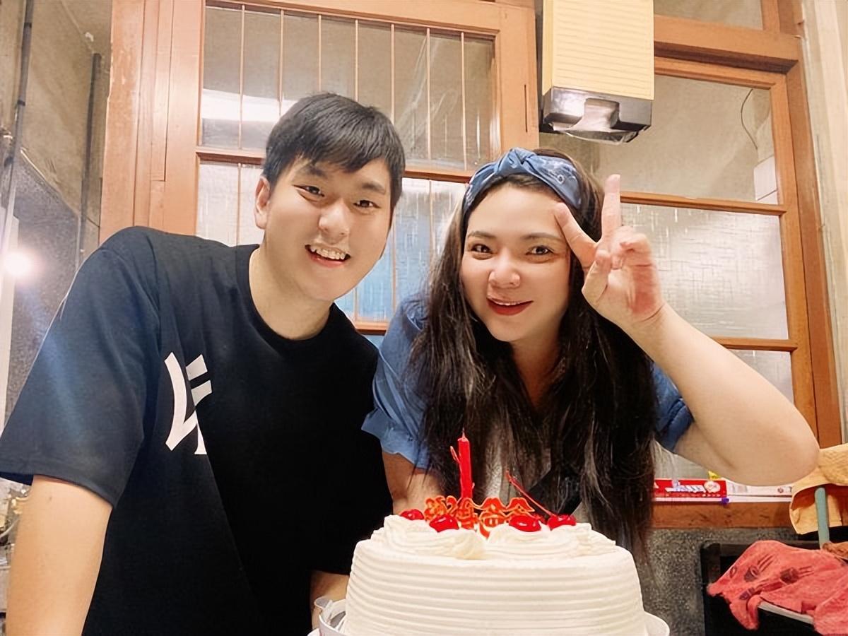 小甜甜|宋先生被轰「给小甜甜养」! 公开夫妻经济分工:我赚得够用