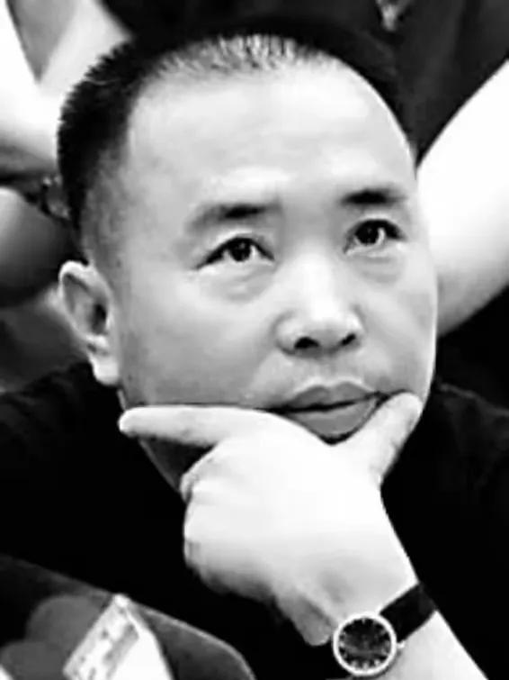 一百万一夜？赖昌星揭露两人真实关系，歌唱家董文华为何会退圈呢？