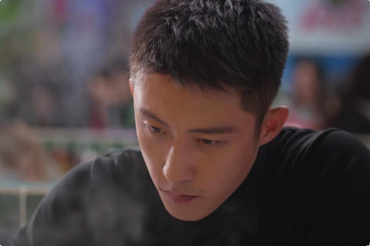 一人拖垮整部剧!《他从火光中走来》2位败笔演员,让人看着难受