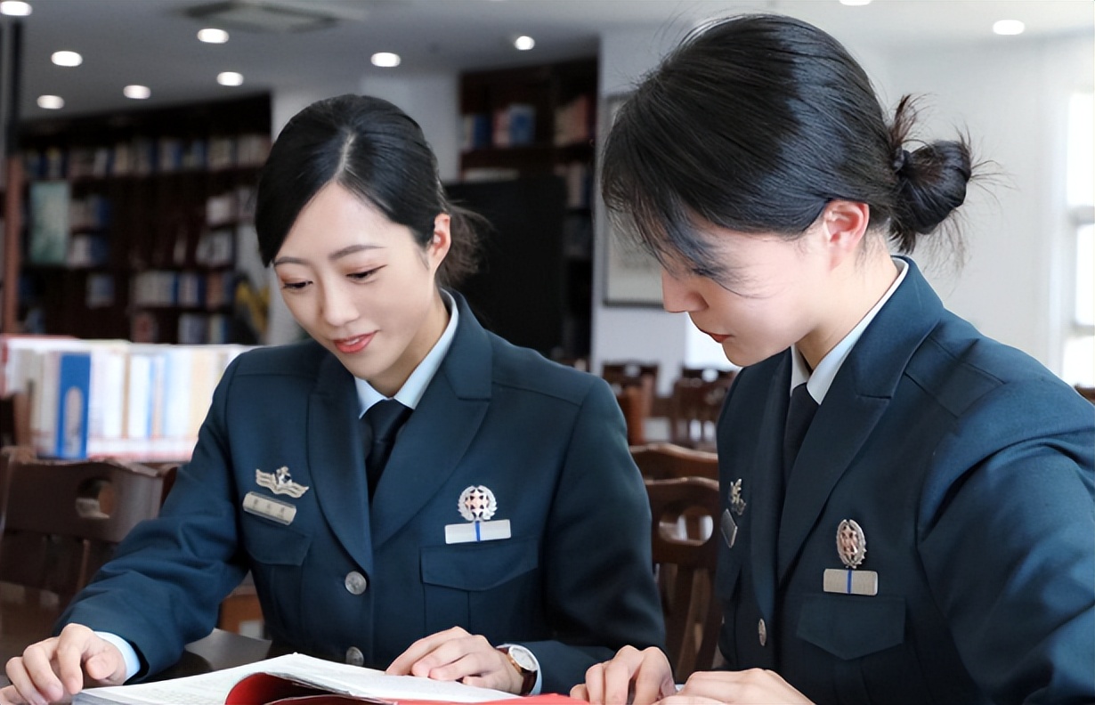 00后|全国多地下发通知,将逐步清理“编外人员”,在编的却情绪复杂