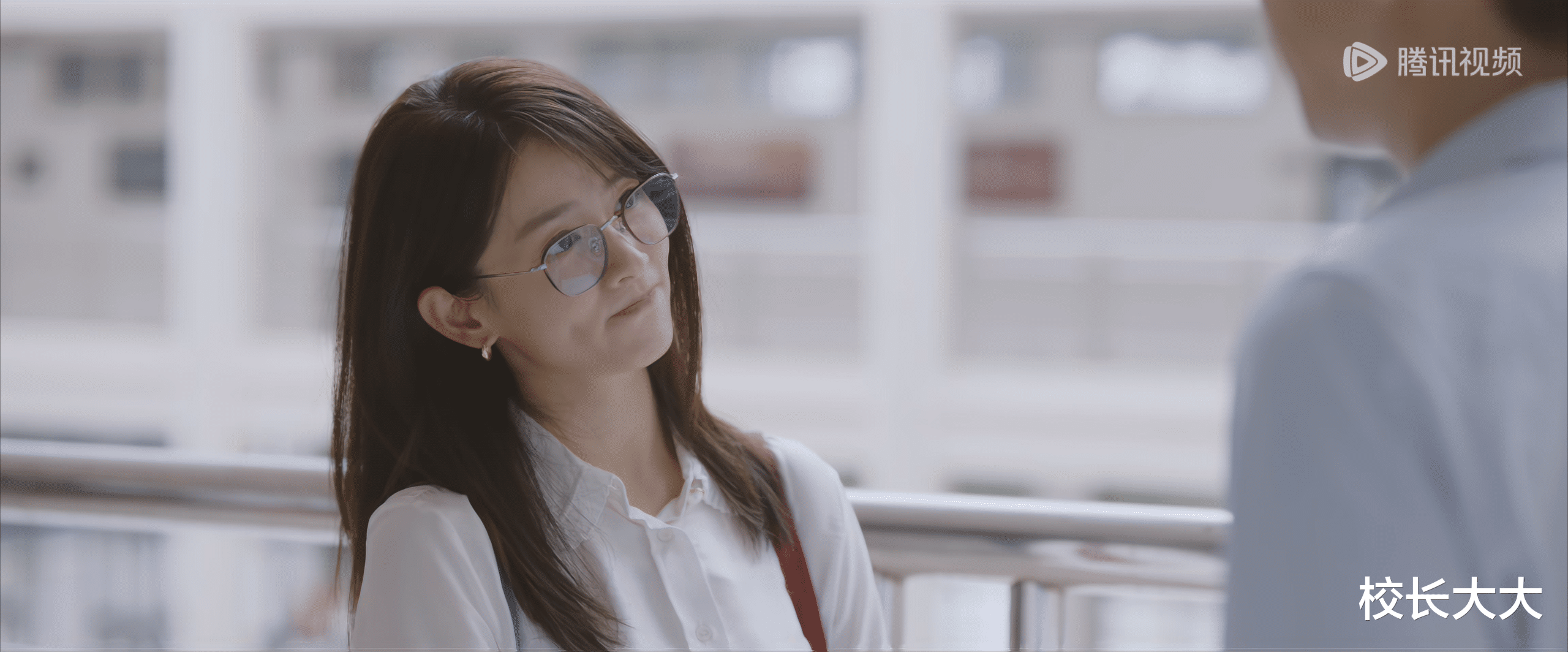 《问心》赵又廷和毛晓彤越有CP感,就越显得女律师很突兀