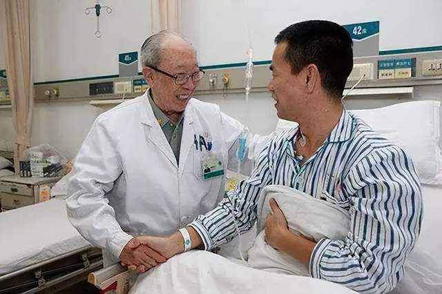 肝科主任：肝不好的人，睡前“2不要、1常喝”，还你“婴儿肝”