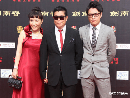 曝王中军带神秘女子现身巴黎,女方神似左小青,曾与李冰冰传绯闻