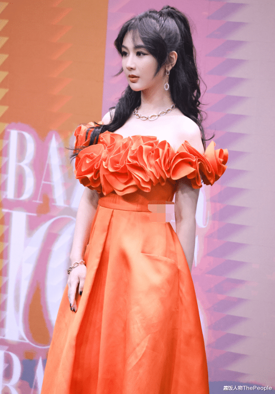 芭莎|又是红毯来袭！干瘪的、浮夸的、需打马赛克的，这次芭莎一言难尽