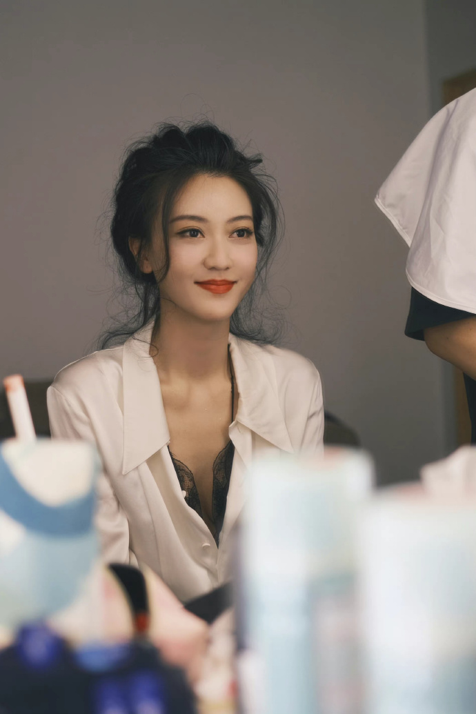 女明星的名字有多重要?姓冷门名还生僻,观众都不认识还怎么红?