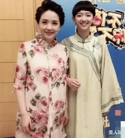 陶慧敏 陶慧敏携女儿亮相!20岁女儿长相清秀撞脸桂纶镁,这条件不出道可惜了
