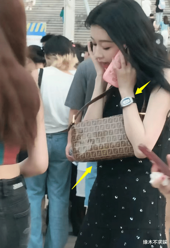 孙怡看薛之谦演唱会,戴236万名表身价疑过亿,女儿穿百元平价款