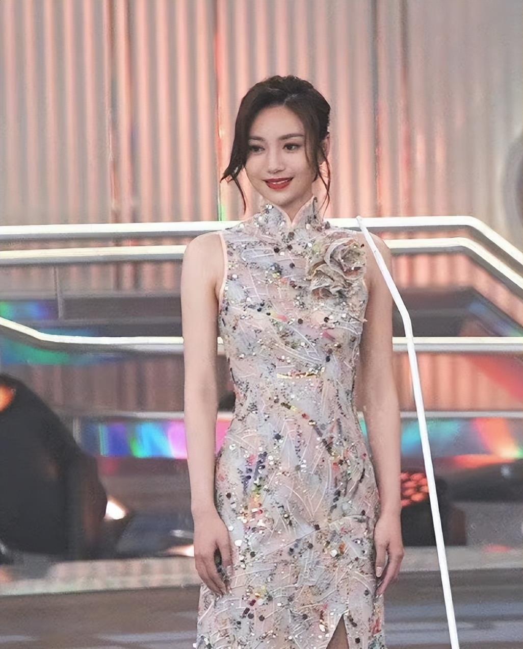 香港小姐时隔20年再出神仙颜值，绝美身姿却没进前3, 网友直呼黑幕