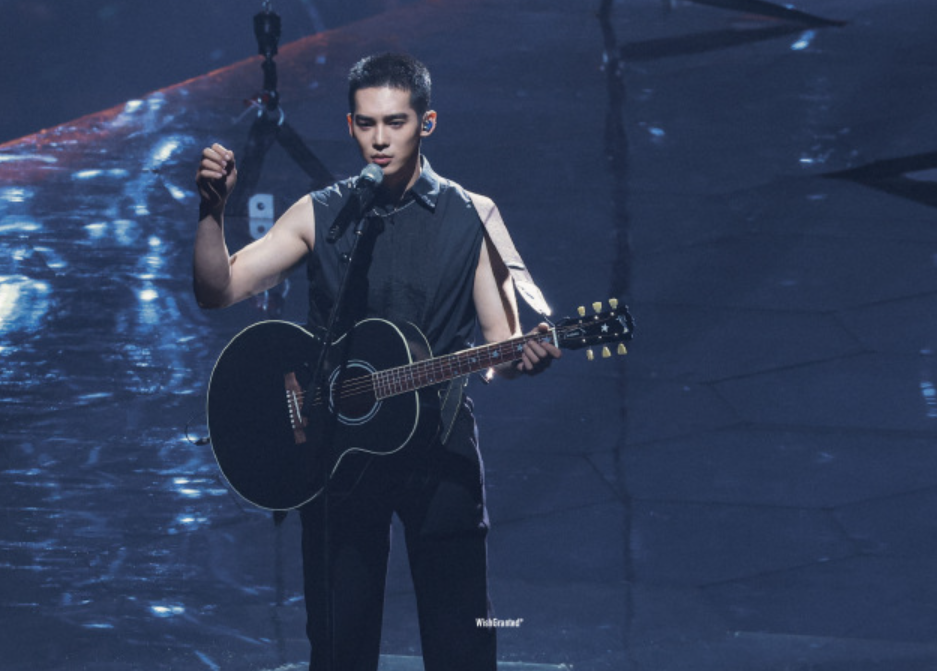 跨年晚会|3大卫视跨年晚会集体翻车:假唱难看真唱跑调,场面真尴尬!