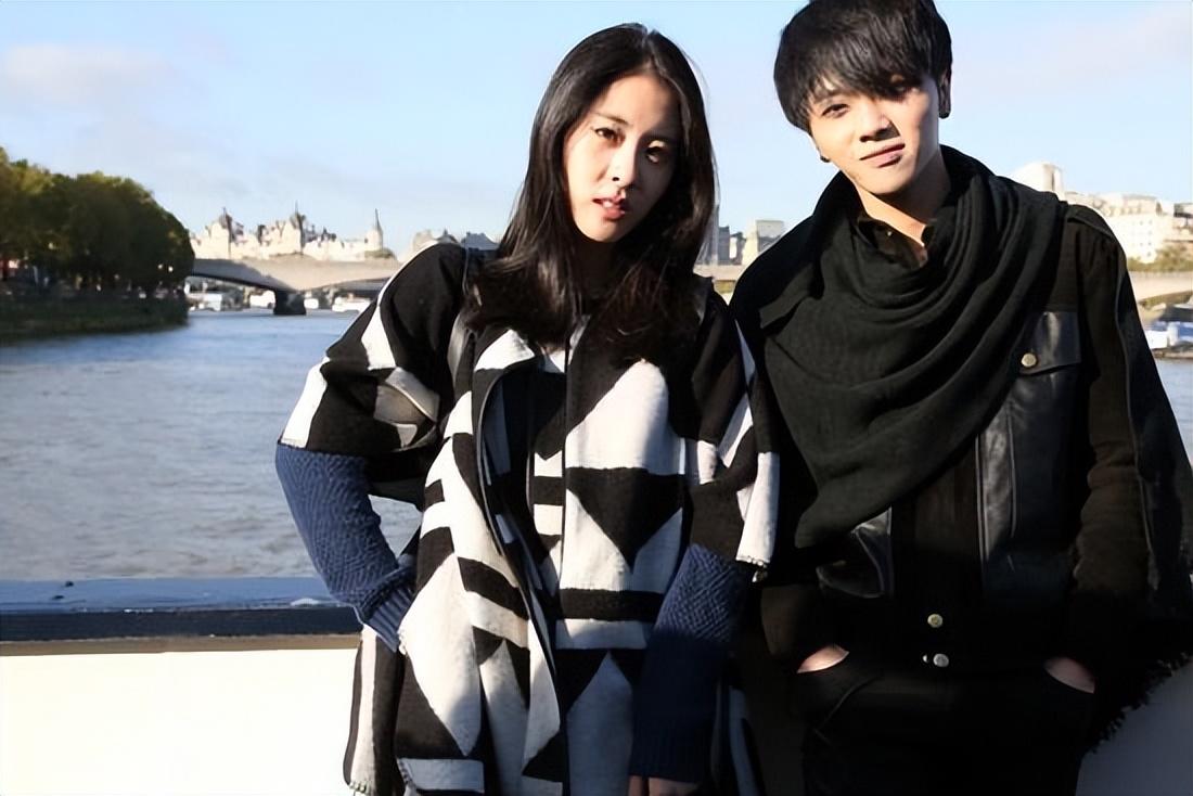 心碎!华晨宇与张碧晨亲子鉴定照片曝光引发巨大争议!