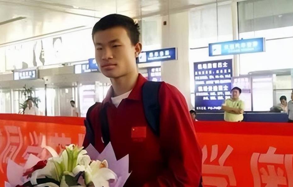 北大韦神,32岁没车没房被嘲失败,网传工资流出后,网友都沉默了!