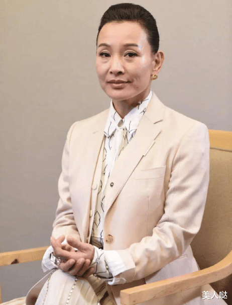 65岁张瑜和61岁陈冲曾经美如画，如今仅4岁之差，一个风姿绰约，一个老态龙钟