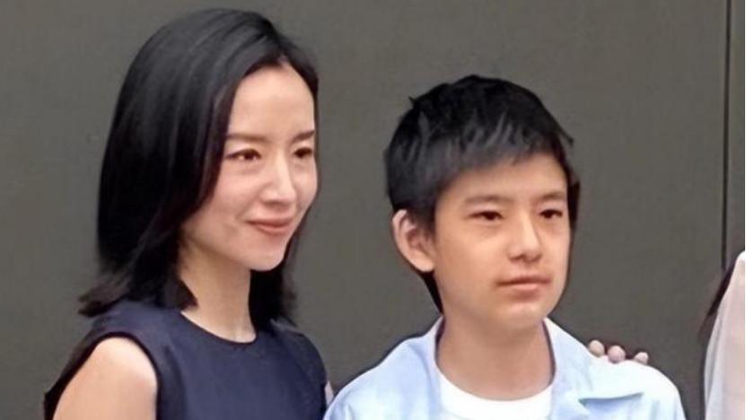 有一种“分手”叫潘粤明与董洁，离婚11年后，两人近况高下立见！