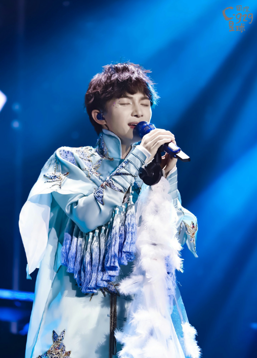 周深|谁是2024跨年晚会最忙艺人!!!周深化身空中飞人