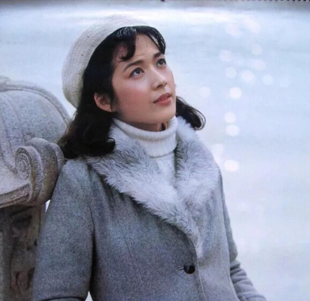 龚雪|龚雪:事业巅峰期身陷流氓案,只身赴美嫁给普通人,35岁为其生女