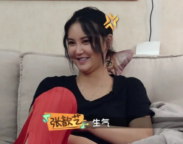 发型 曝张歆艺150斤瘦到80斤，近照瘦脱相成“纸片人”，身体状况堪忧