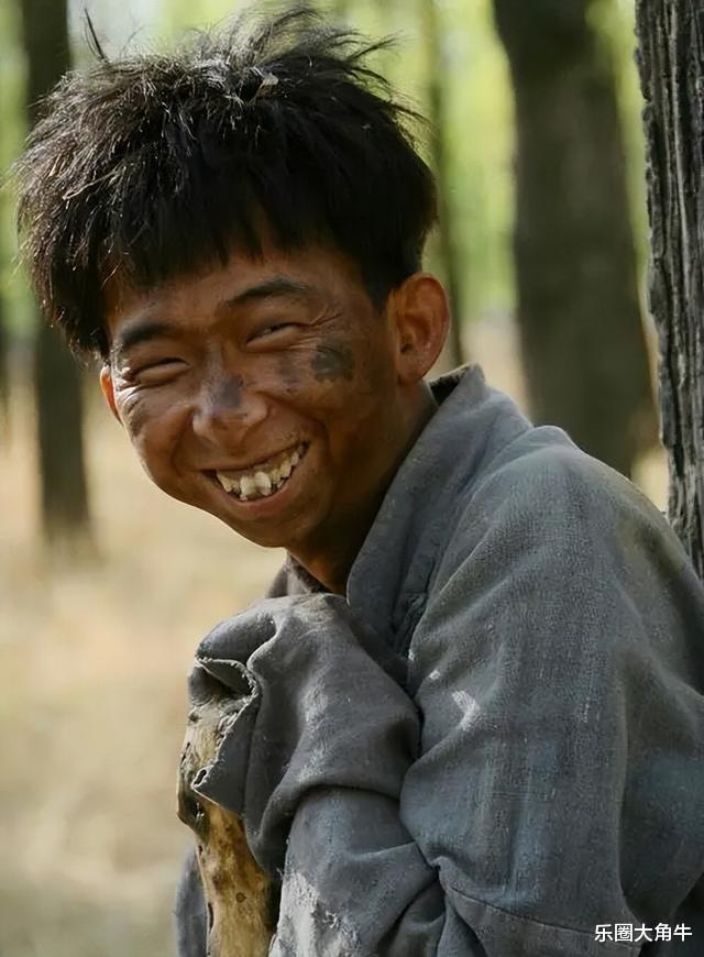 杨受成|巨兴茂:因丑而出名,7年狂赚上亿身家,娶高挑漂亮妻子改善基因