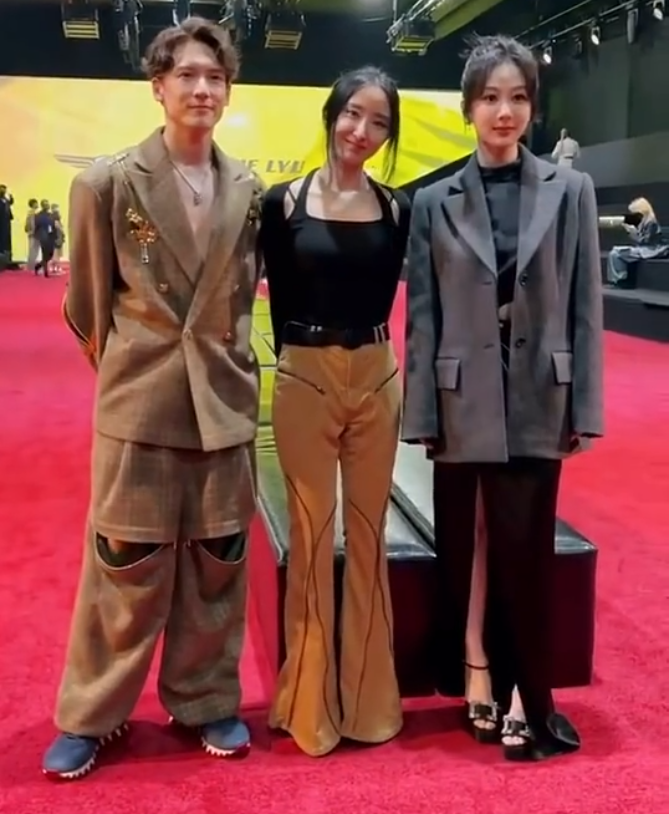 时尚红毯成“照妖镜”，黄圣依显老，杨紫太普通，赵丽颖赢麻了