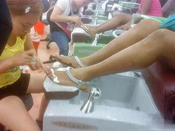 凤姐 凤姐近况被曝：装扮摩登、颜值猛增，网友：考上纽约大学后她变了