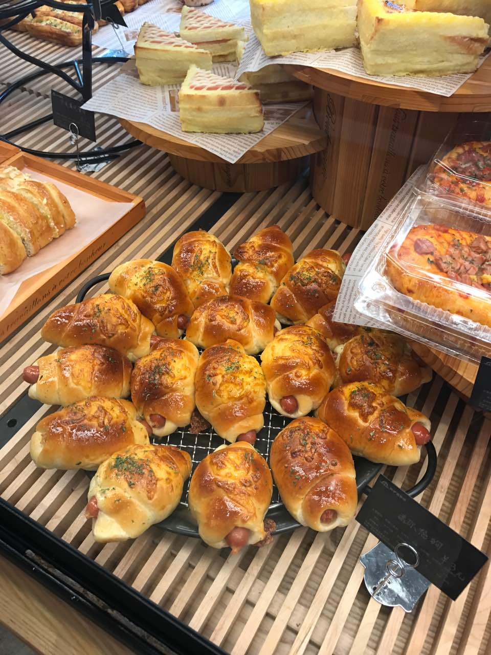 面包|去面包坊时,无论有多香,这4种面包也不要碰,老板自己都不吃