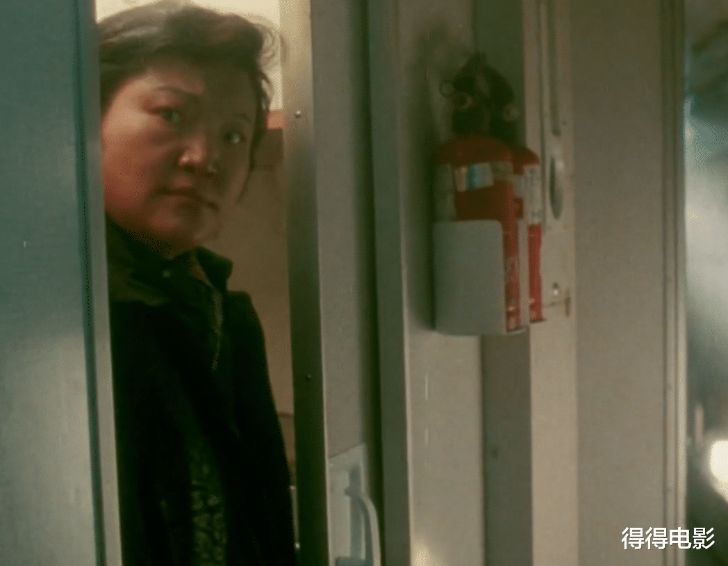 95版《中俄列车大劫案》，无数人童年阴影，央六版删减9分钟