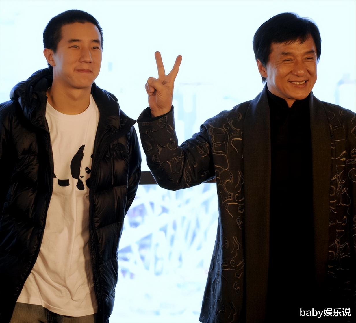 成龙|同是成龙基因,林凤娇儿子和吴绮莉女儿一对比,差距一目了然