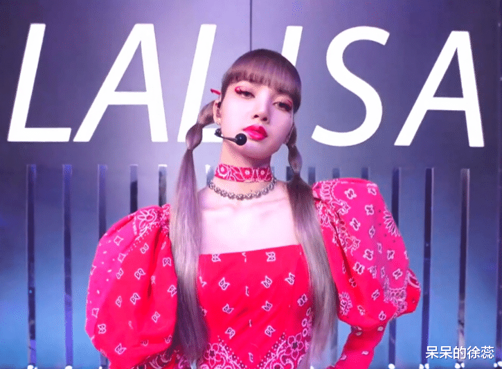 Lisa经历掉粉危机,机场几乎无人接机,加盟疯马秀或成败笔
