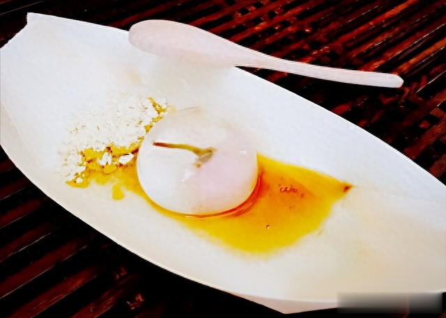 冰粉|中国人“吃到吐”的民间小吃，在国外成奢侈品，还起了个洋名字？