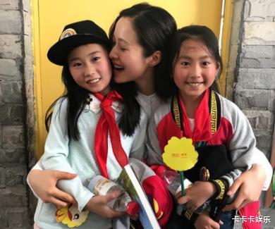 江一燕搂的不是吴镇宇，而是整个娱乐圈的丑陋，两人究竟啥关系？