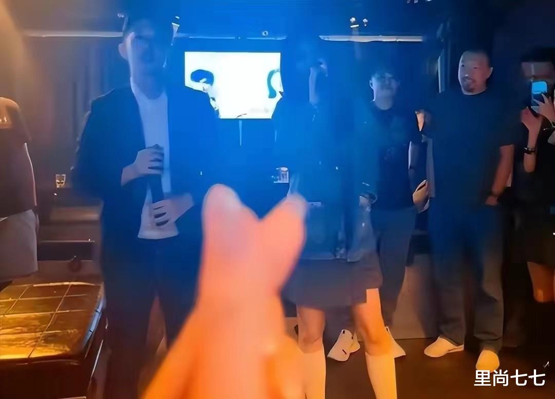 陈慧琳|陈慧琳老公真帅!跟老婆聚会打扮儒雅很年轻,大高个和妻子真般配