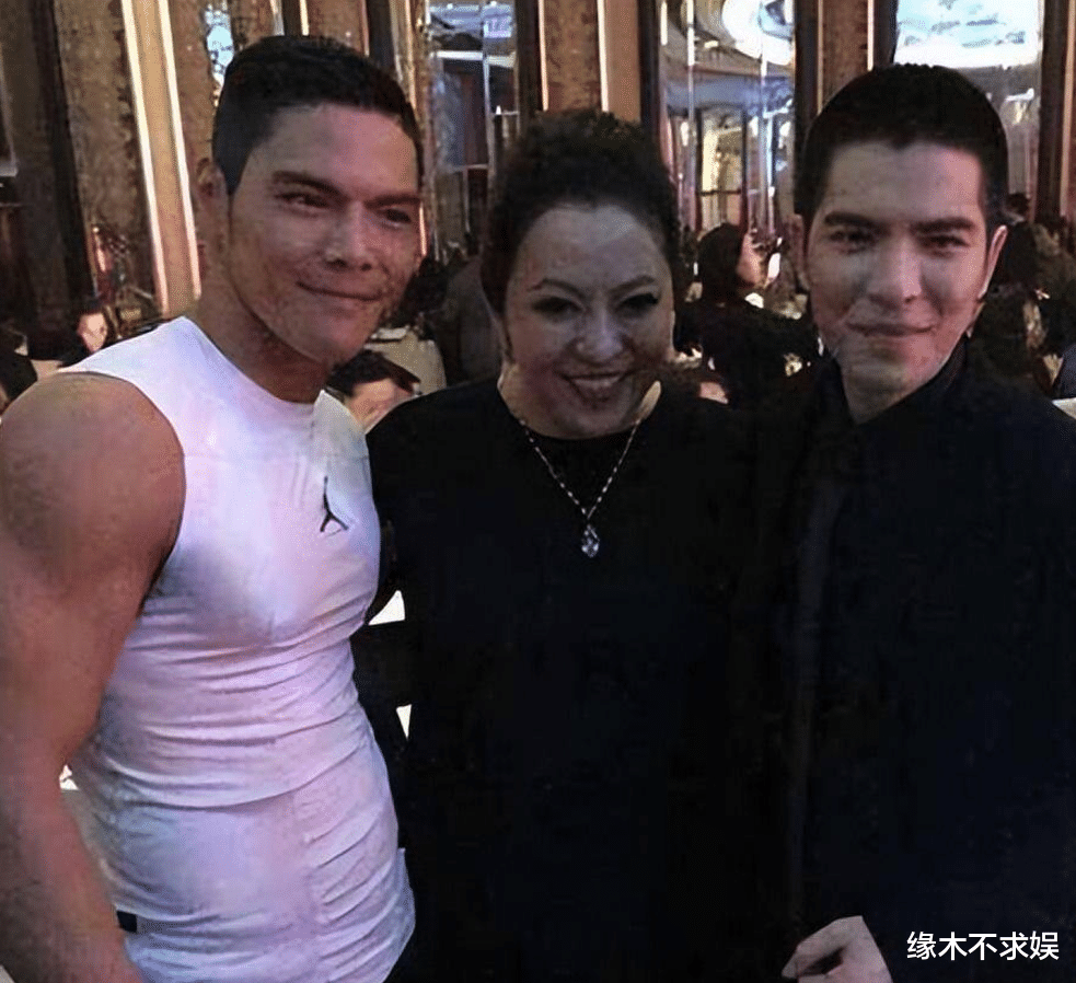 萧敬腾求婚现场大咖如云!千万钻戒太壕气,情史曝光却引发争议!