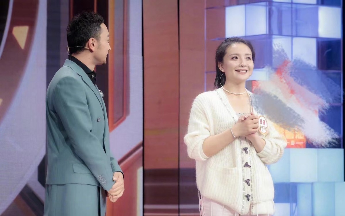 孙茜|《甄嬛传》孙茜带6岁儿子走秀！儿子穿西装超帅，母子合体太养眼