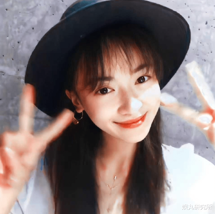 何洁|过气女星的卑微:吃老本、在线讨工作、县城混商演,一地的尴尬