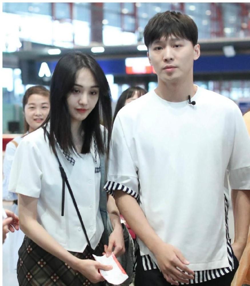 下一个蓝洁瑛?31岁的郑爽,头发稀疏目光呆滞