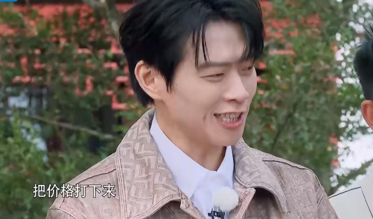 新版《跑男》8人海报官宣！从C位看端倪：本季队长由谁担任？